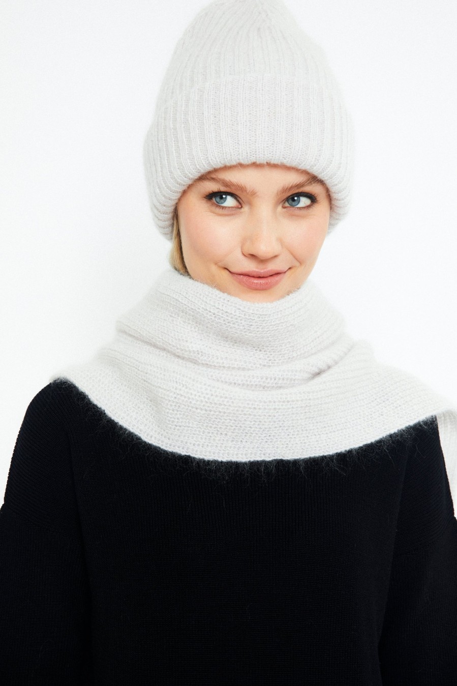 Knitwear Katri Niskanen | Sofi Mohair Scarf, Bone