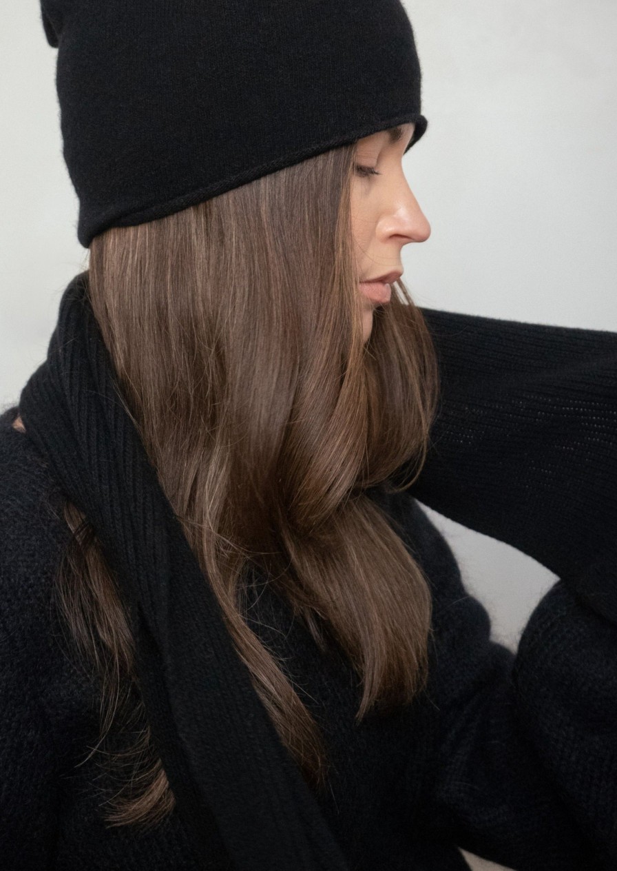 Knitwear Katri Niskanen | Ribbed Cashmere Scarf, Black